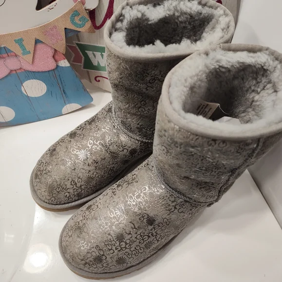 Rare Vintage Y2K UGG Australia Mid Calf Signature Monogram Suede Boots, 9 - Picture 7 of 16